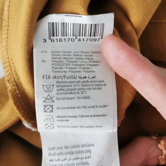 Skirt (Size M) - Picture 6 of 6